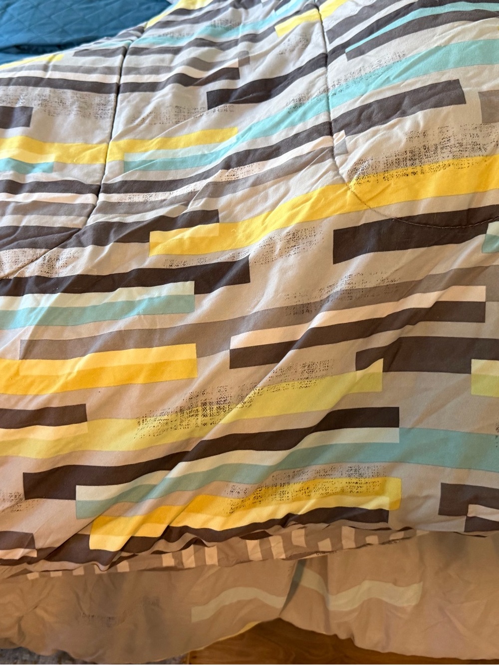 Comforter - Striped Geometric Reversible - Gray, Yellow & Teal